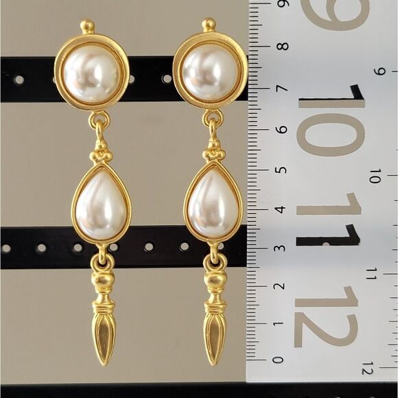 Earrings Vintage Etruscan Style Matte Gold Tone Faux Pearl Earrings #0120 - Picture 4 of 9